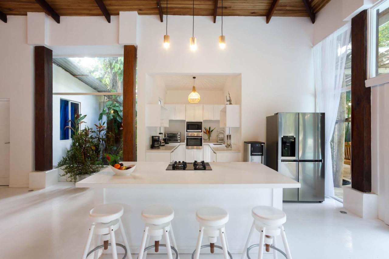 Villa Frida - Private Beachfront Villa Puerto Viejo de Talamanca Экстерьер фото